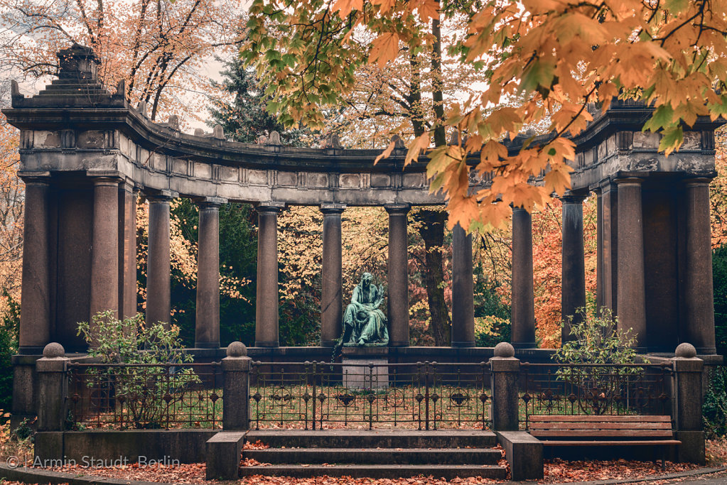 monument in a autumn park. Unknown artist of the 19th century.